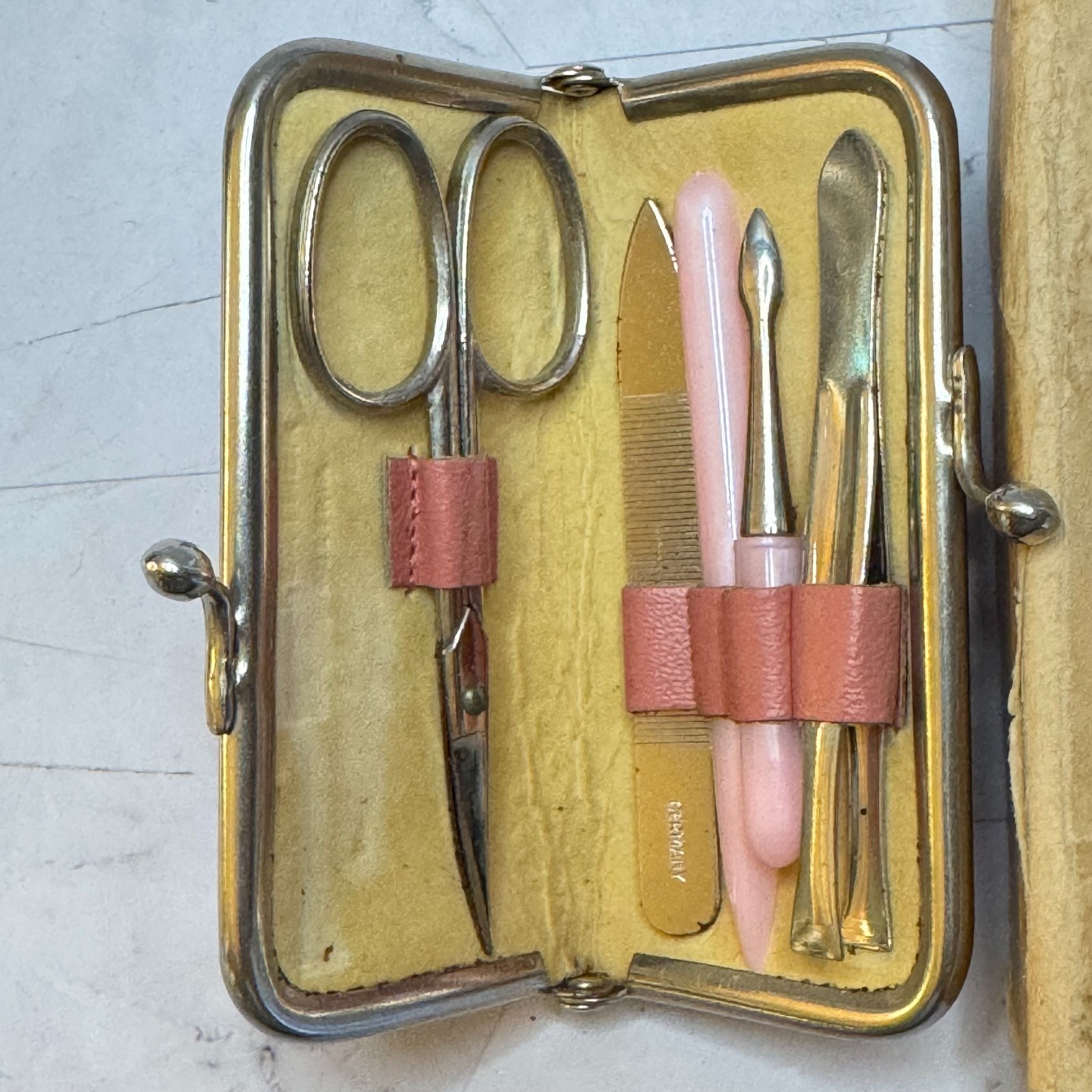 Vintage Pink Leather Manicure Nail Set Snap Close Travel Kit Germany Complete Vintage Pink Leather Manicure Nail Set Snap Close Travel Kit Germany Complete